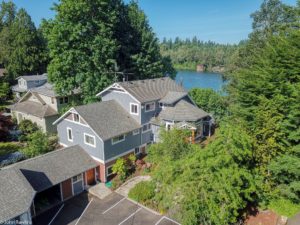 house for sale Willamette river